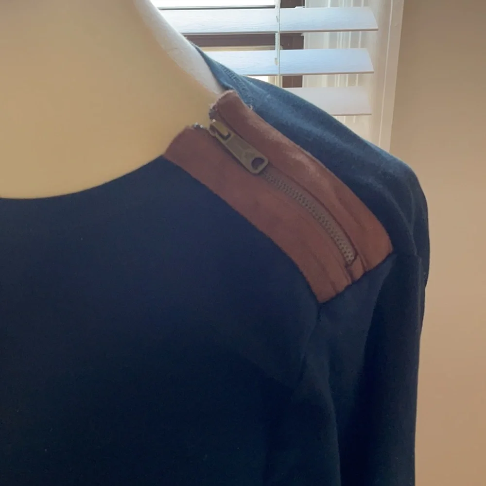 Ralph Lauren Black Tshirt - Picture 2 of 6
